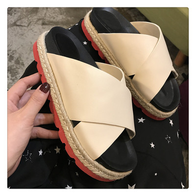 Κομψές Γυναικείες παντόφλες  με παχιά σταυροειδείς κορδόνια