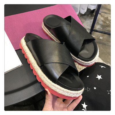 Κομψές Γυναικείες παντόφλες  με παχιά σταυροειδείς κορδόνια