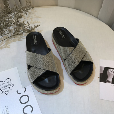 Κομψές Γυναικείες παντόφλες σε ασήμι και χρυσό χρώμα