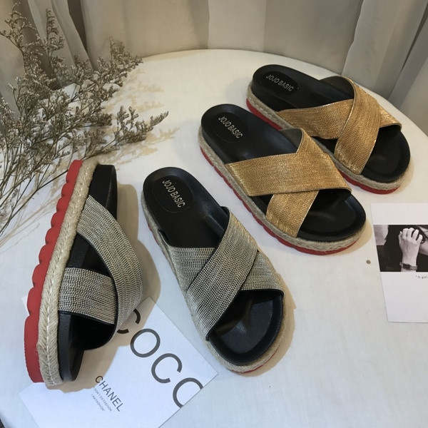 Κομψές Γυναικείες παντόφλες σε ασήμι και χρυσό χρώμα