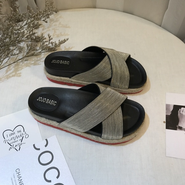 Κομψές Γυναικείες παντόφλες σε ασήμι και χρυσό χρώμα