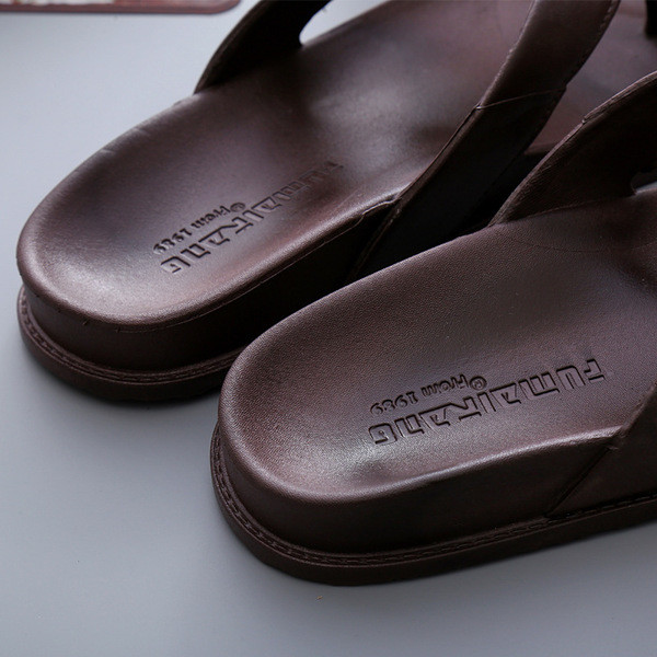 Καθημερινά unisex παντόφλες στο χέρι σε καφέ, μαύρο και άσπρο