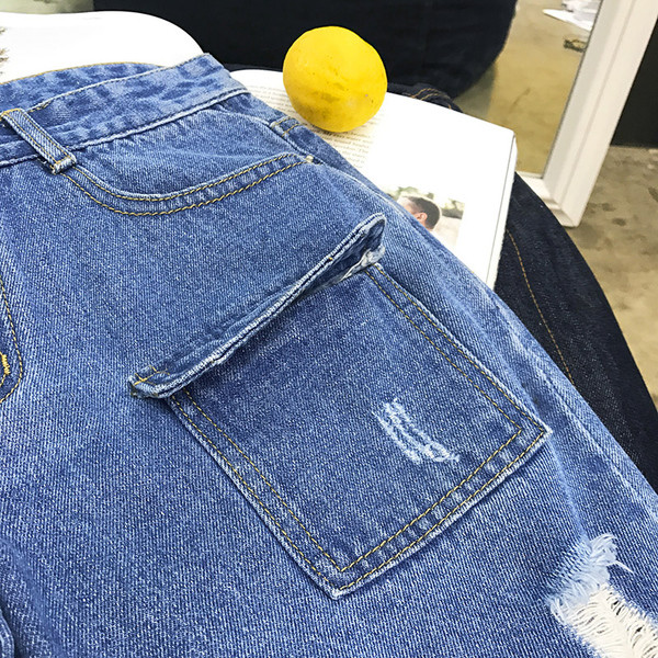 Hit ανδρών σύντομο τζιν παντελόνι με razrafani και κατακερματισμένη μοτίβα