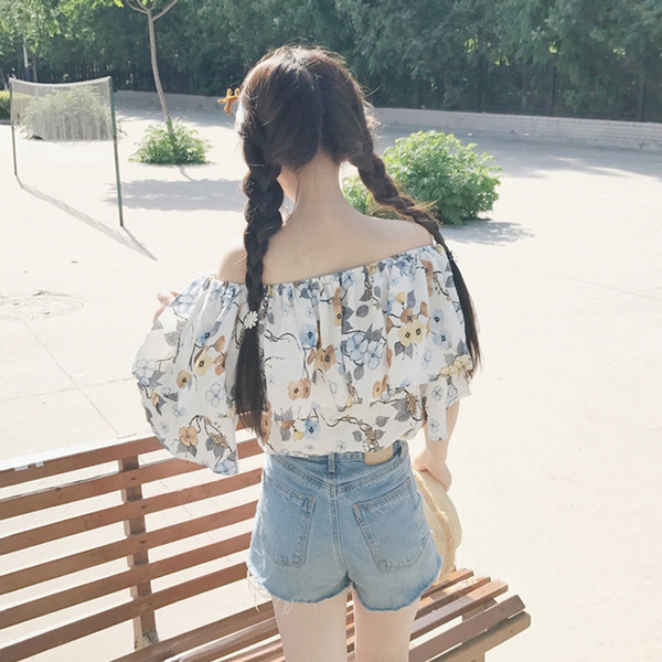 Πολλά φρέσκα κυρίες μπλούζα με γυμνά ώμους, βολάν και floral