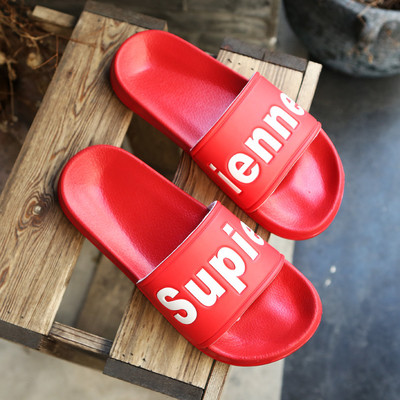 παντόφλες Casual των ανδρών σε μαύρο, λευκό και κόκκινο χρώμα με την επιγραφή