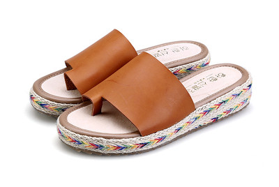 Καλοκαιρινές γυναικείες παντόφλες σε πράσινο, λευκό, καφέ και μαύρο χρώμα