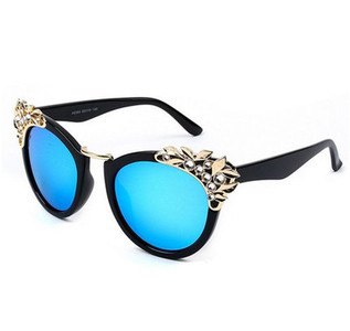 γυαλιά σύγχρονες γυναίκες σε διάφορα χρώματα με όμορφη διακόσμηση