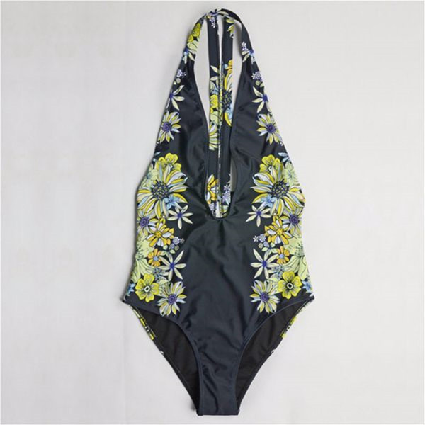 Φρέσκα μαγιό με την πλάτη με φυτικά μοτίβα