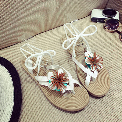 Καθημερινά κυρίες σανδάλια με μεταλλικά στοιχεία και διακόσμηση λουλουδιών