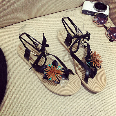 Καθημερινά κυρίες σανδάλια με μεταλλικά στοιχεία και διακόσμηση λουλουδιών