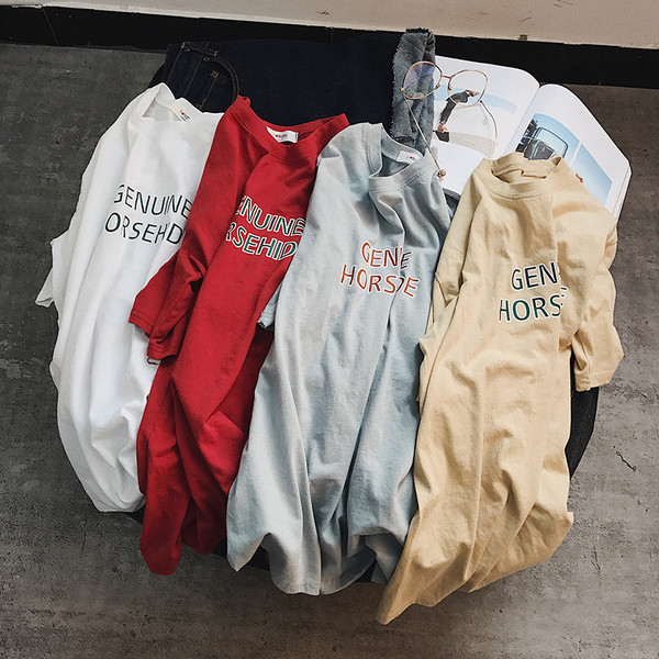 πουκάμισο Φρέσκο ​​άνδρες με κοντά μανίκια και μια λεζάντα σε πολλά διαφορετικά χρώματα