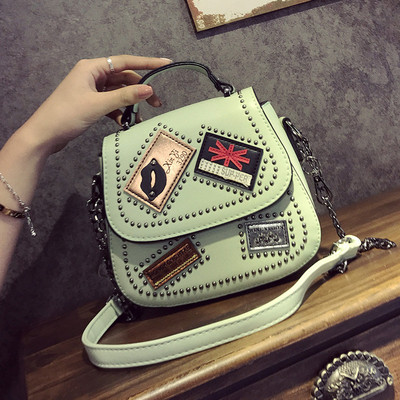 Μοναδική τσάντα με πριτσίνια - χειροκίνητη με μια αλυσίδα, διάφορα χρώματα