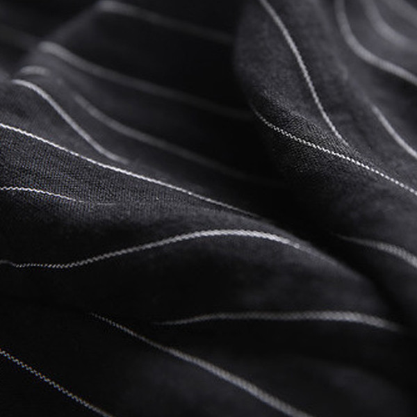 Κομψό κυρίες gasherizon με μια επιγραφή σε μαύρες ρίγες