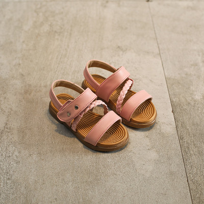 Κομψή Παιδικά σανδάλια για τα κορίτσια με λουριά σε μπεζ, μαύρο και ροζ