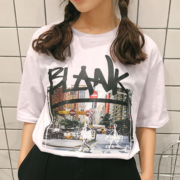 Δωρεάν κυρίες μπλούζα εικόνα και επιγραφή σε κόκκινο, μαύρο, λευκό και κίτρινο