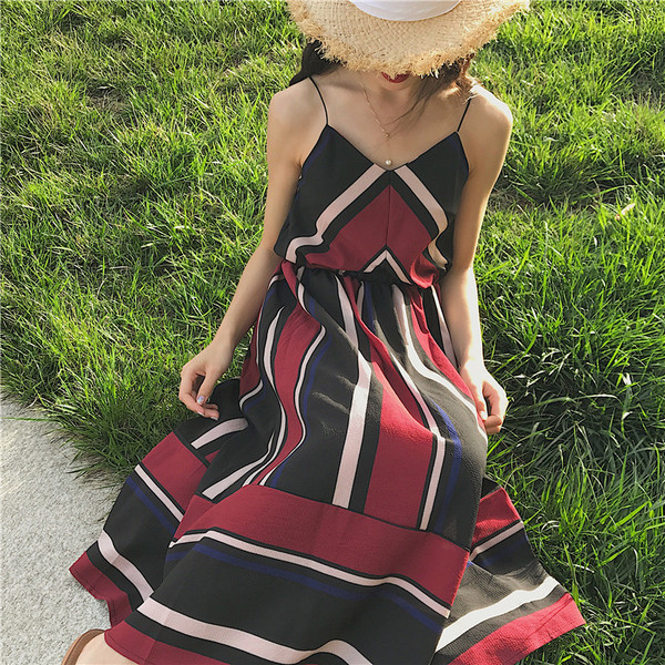 Φρέσκα κυρίες καλοκαίρι φόρεμα μήκους κάτω από το γόνατο σε μπλε και κόκκινο