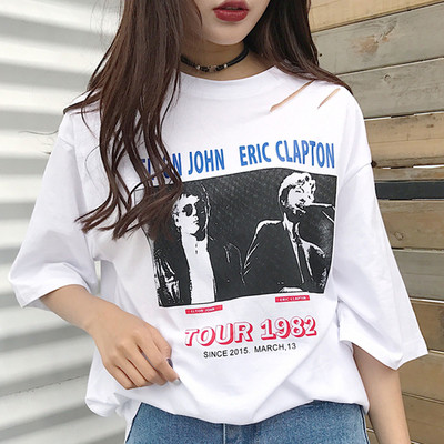 Κυρίες μπλούζα τύπου φίλος με εικόνες και επιγραφές σε λευκό και γκρι