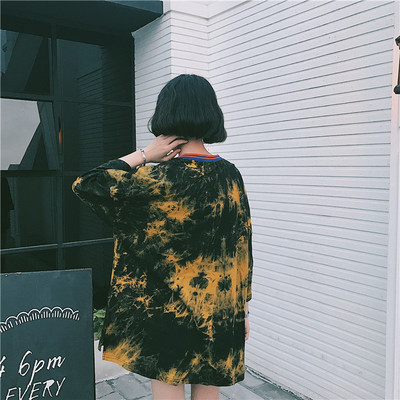 Τύπος χιτώνα φίλος κομψές κυρίες με δύο χρώματα