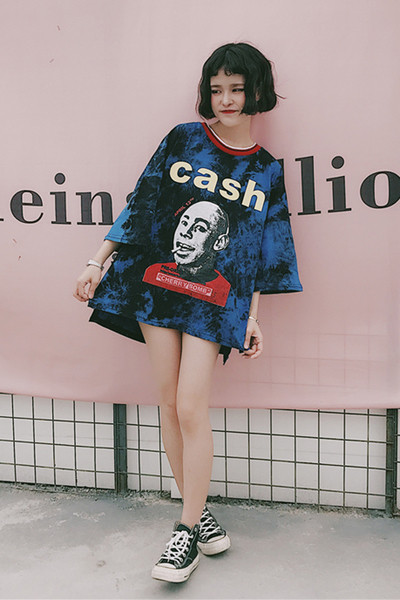 Τύπος χιτώνα φίλος κομψές κυρίες με δύο χρώματα