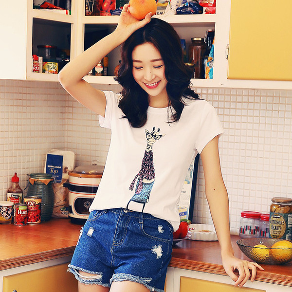 Svezharska κοντό μανίκι T-shirt με μια διασκεδαστική εφαρμογή