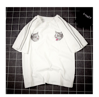 Πολύ κομψό αρσενικό ευρύ-shirt με κοντά μανίκια - 2vyata