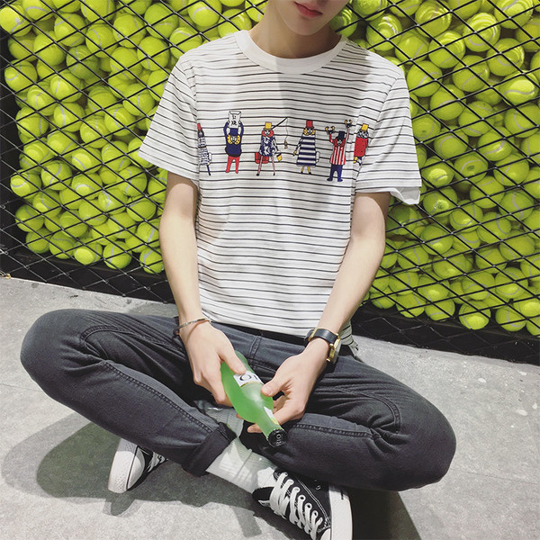 αντρικά πουκάμισα με κοντά μανίκια, ριγέ και πολύ ενδιαφέρουσα aplikatsiyki