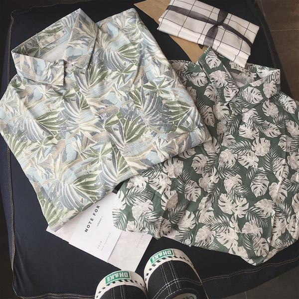 Πολύχρωμο ανδρικό πουκάμισο με φυτικά μοτίβα και κοντά μανίκια