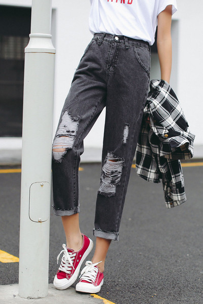 Μοντέρνα γυναικεία τζιν  Boyfriend σε γκρι χρώμα και σχισμένα με ψηλή μέση