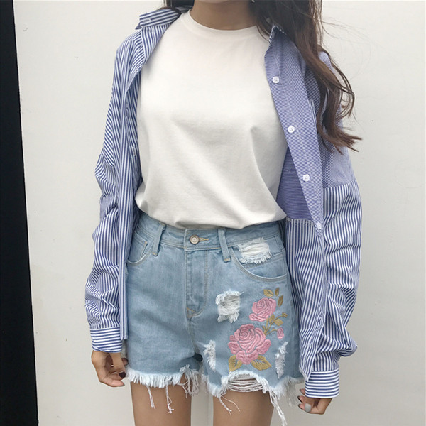 Χαριτωμένο και μοντέρνα κυρίες κοντό παντελόνι με υψηλή μέση, ανοιχτόχρωμο κεντήματα