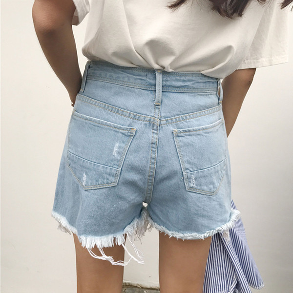 Χαριτωμένο και μοντέρνα κυρίες κοντό παντελόνι με υψηλή μέση, ανοιχτόχρωμο κεντήματα