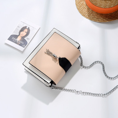 Стилна дамска чанта за жени с метална дръжка в три цвята