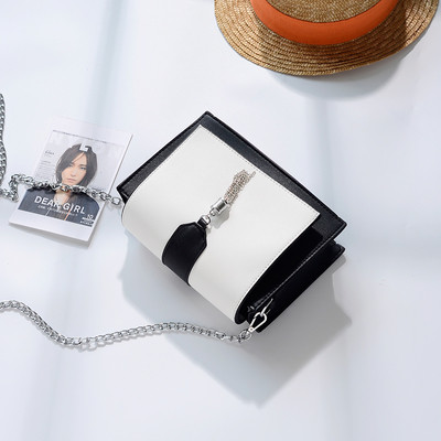 Стилна дамска чанта за жени с метална дръжка в три цвята