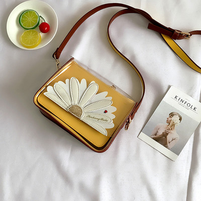 Стилна мини дамска чанта с декорация бродерия в различни разцветки