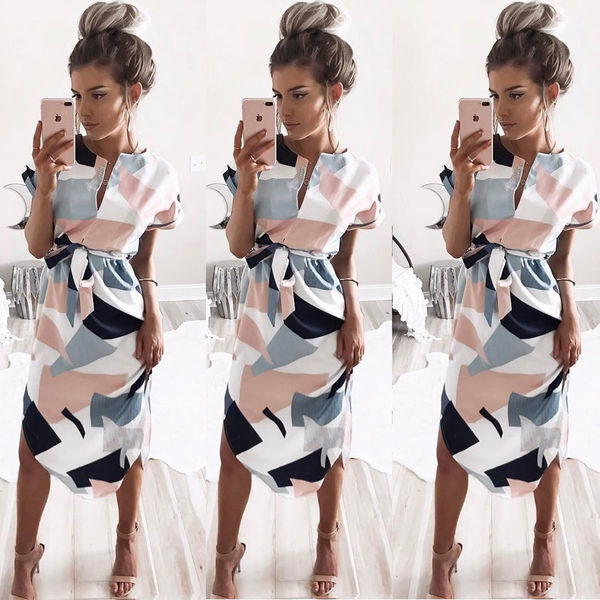 Σύγχρονη έγχρωμο κυρίες φόρεμα με μήκος γόνατο