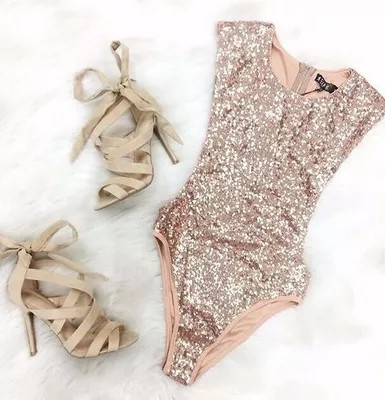 Κομψό και μοντέρνο μαγιό για τις κυρίες