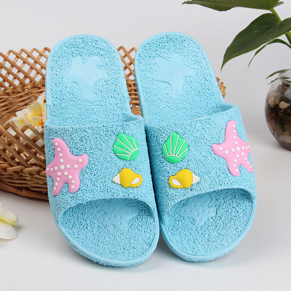 Γυναικείες παντόφλες για τη  παραλία με διακόσμηση σε διάφορα χρώματα