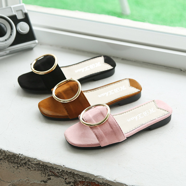 Παιδική περιστασιακή παντόφλες με μεταλλικό διακοσμητικό