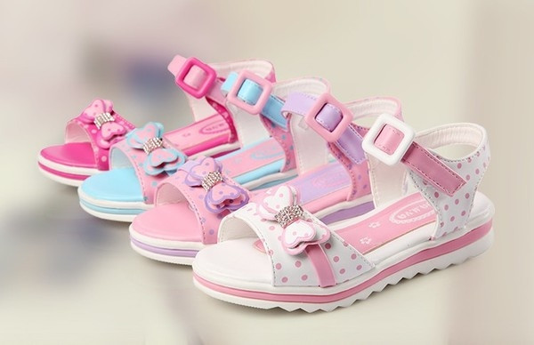 Sharenka, πολλά νέα παιδιά σανδάλια για τα κορίτσια με ενδιαφέρον κορδέλα - 4 χρώματα