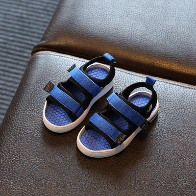 Πολύ άνετα παιδικά σανδάλια για τα αγόρια - 4tsvyata