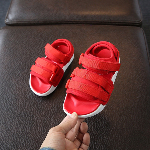 Πολύ άνετα και μοντέρνα παιδικά σανδάλια για τα κορίτσια και τα αγόρια - 3tsvyata