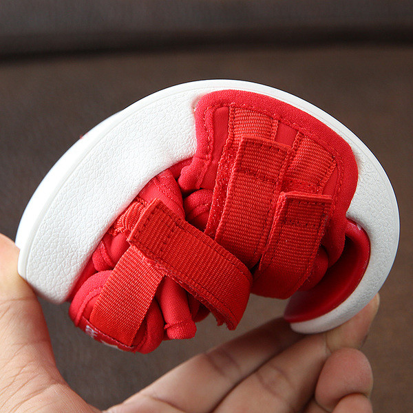 Πολύ άνετα και μοντέρνα παιδικά σανδάλια για τα κορίτσια και τα αγόρια - 3tsvyata