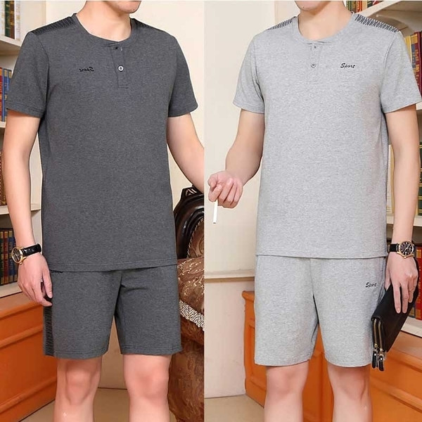 Πανέμορφή ανδρική φόρμα - σόρτς και μπλούζα με κοντό μανίκι