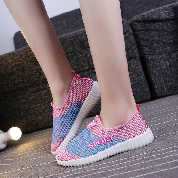 Πολύ άνετα γυναικεία αθλητικά παπούτσια  σε ανοιχτά χρώματα