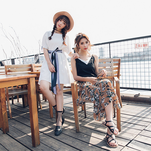 Κομψό κυρίες σιφόν φόρεμα με κρέμονται σύνδεση ιμάντα - έκδοση με και χωρίς πλάτη