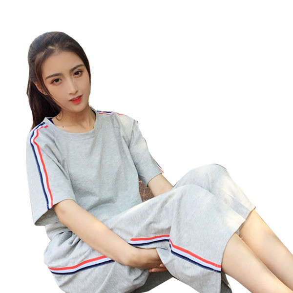 Καθημερινά κιτ κυρίες που περιλαμβάνει ευρύ 7/8 παντελόνι και ένα πουκάμισο με μακριά μανίκια