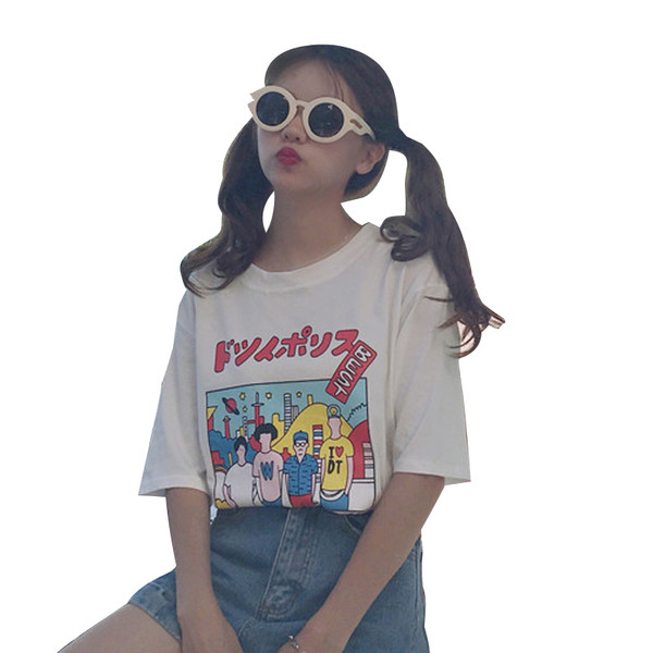 Κομψή καθημερινή κυρίες μπλούζα με πολύ ενδιαφέρον πολύχρωμο aplikatsiyka