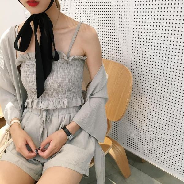 Μεγάλη κυρίες που από τρία μέρη, σε τέσσερα διαφορετικά χρώματα