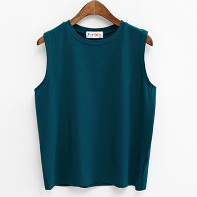 Αθλητισμός και κομψές κυρίες shirt - ιδανικό για τις ζεστές μέρες του καλοκαιριού