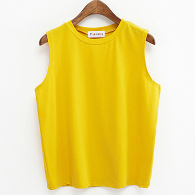 Αθλητισμός και κομψές κυρίες shirt - ιδανικό για τις ζεστές μέρες του καλοκαιριού