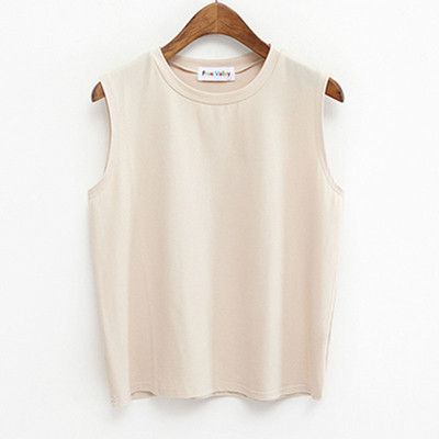 Αθλητισμός και κομψές κυρίες shirt - ιδανικό για τις ζεστές μέρες του καλοκαιριού